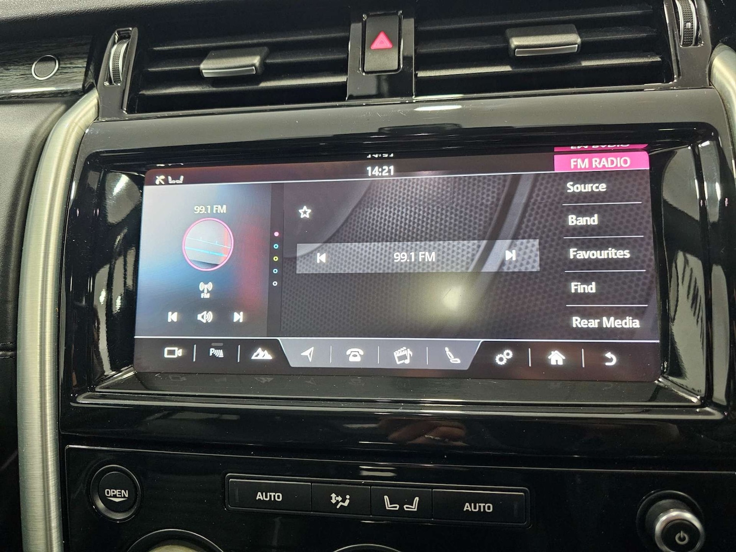 Used Land Rover Discovery 2017 for sale - 78097408: Photo 71