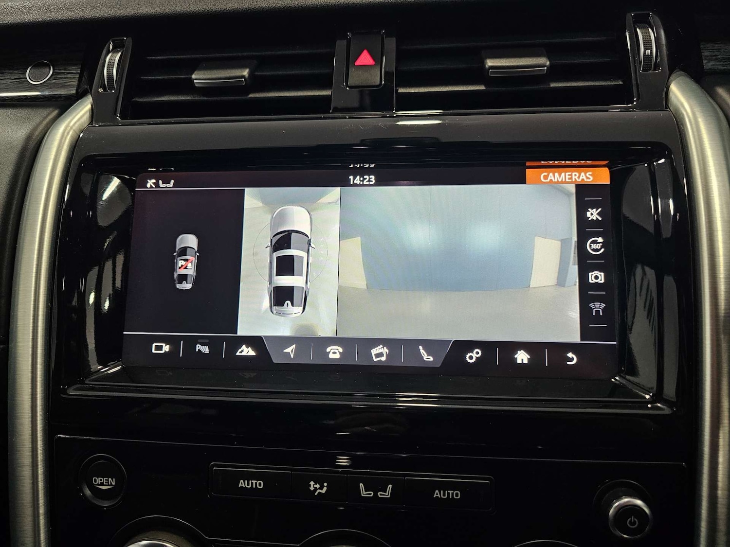 Used Land Rover Discovery 2017 for sale - 78097408: Photo 73