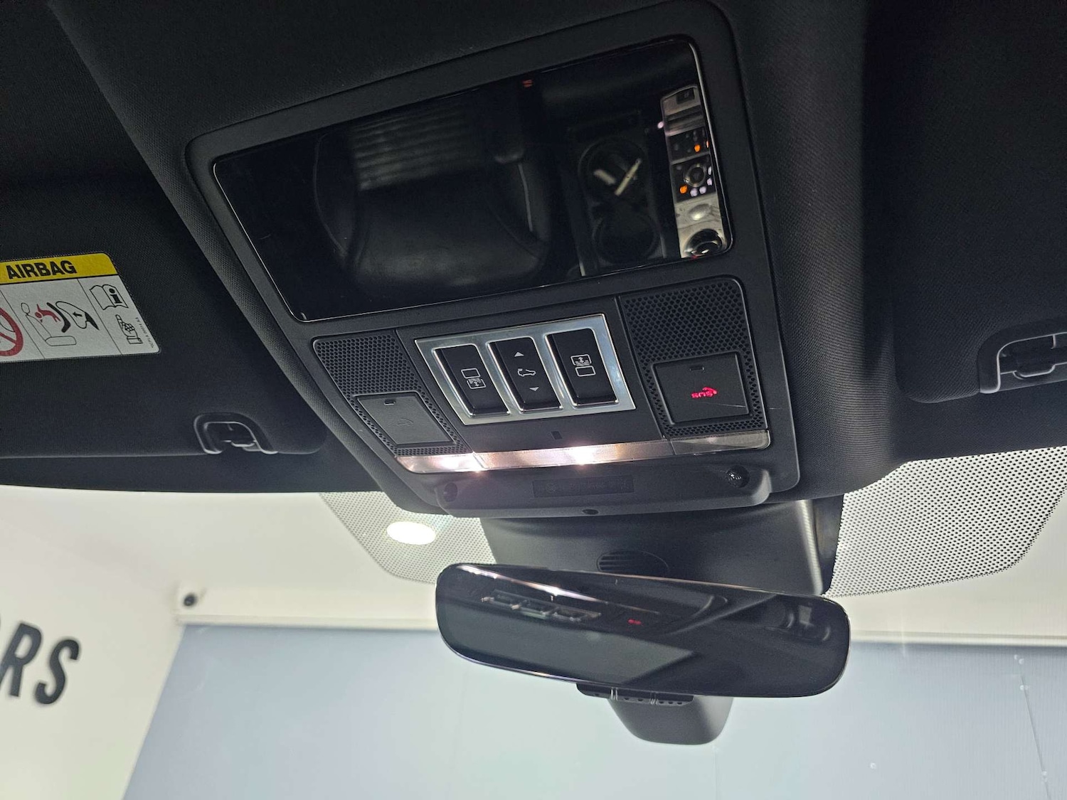 Used Land Rover Discovery 2017 for sale - 78097408: Photo 74