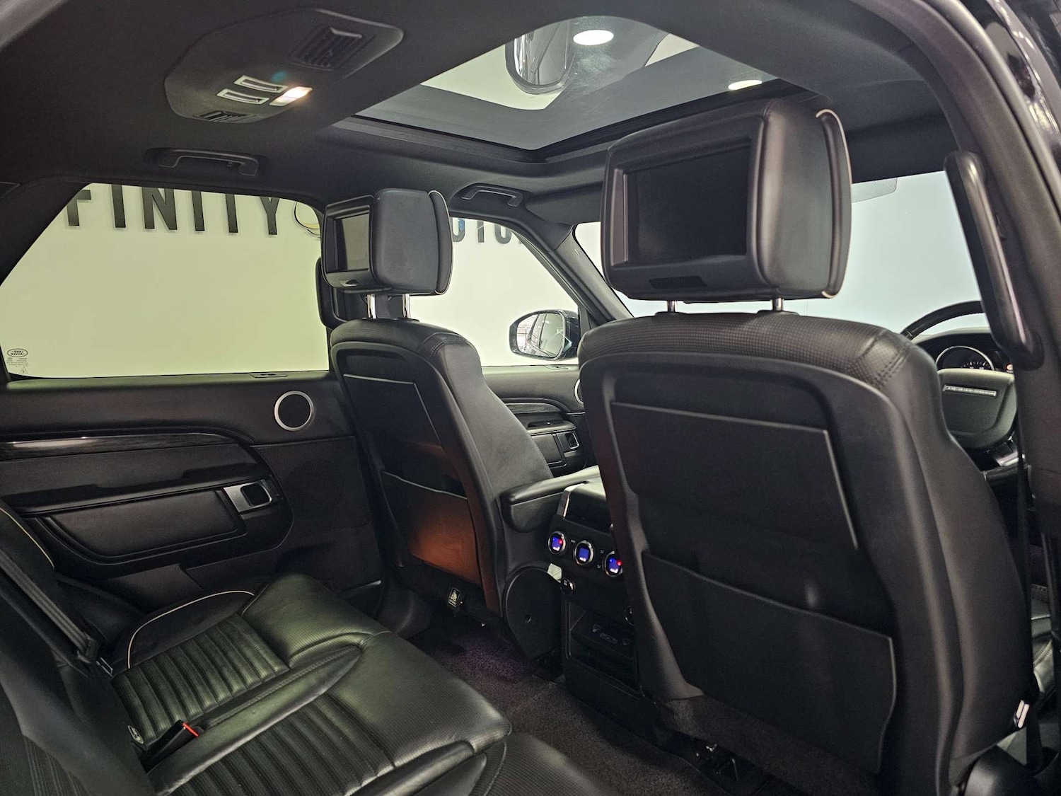 Used Land Rover Discovery 2017 for sale - 78097408: Photo 80