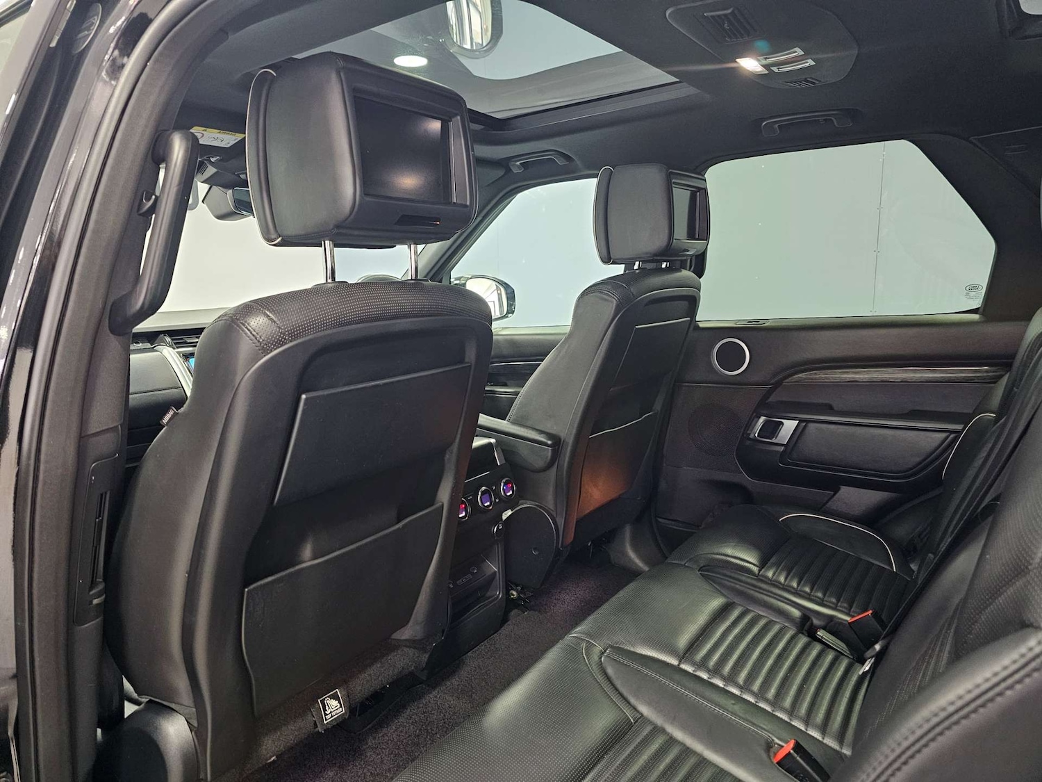 Used Land Rover Discovery 2017 for sale - 78097408: Photo 89