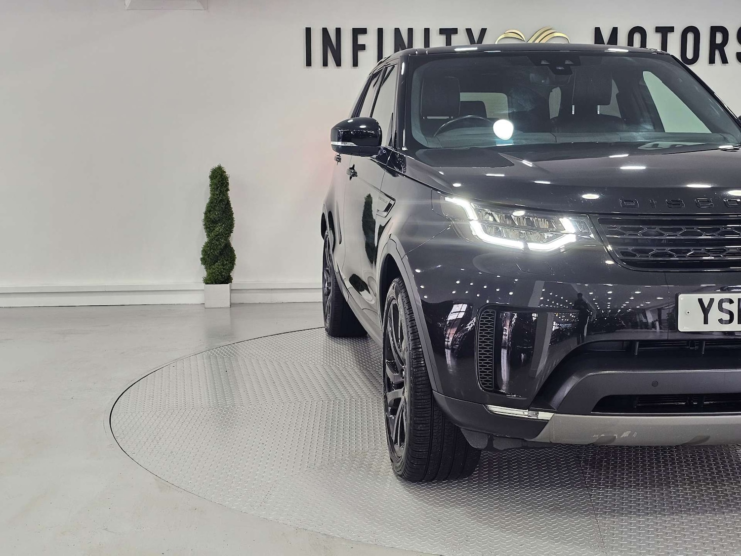 Used Land Rover Discovery 2017 for sale - 78097408: Photo 9