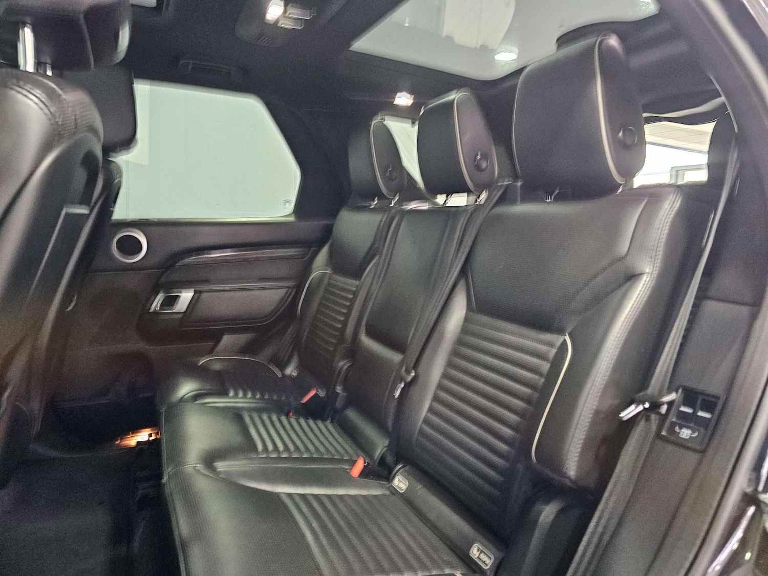 Used Land Rover Discovery 2017 for sale - 78097408: Photo 90