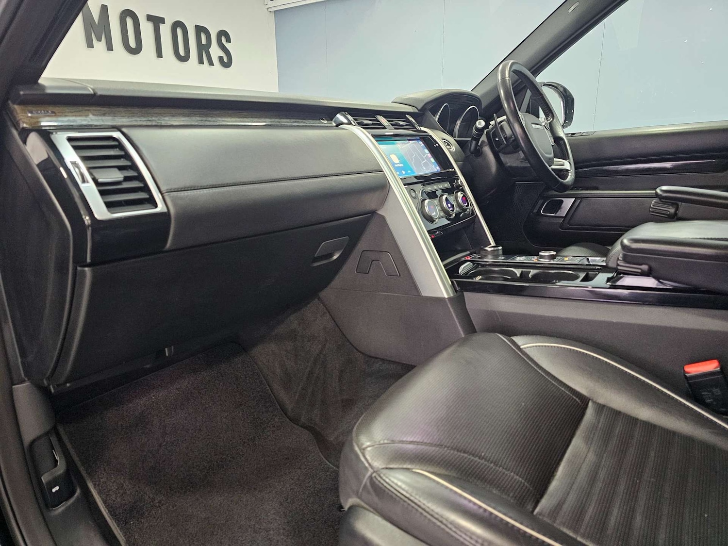 Used Land Rover Discovery 2017 for sale - 78097408: Photo 94