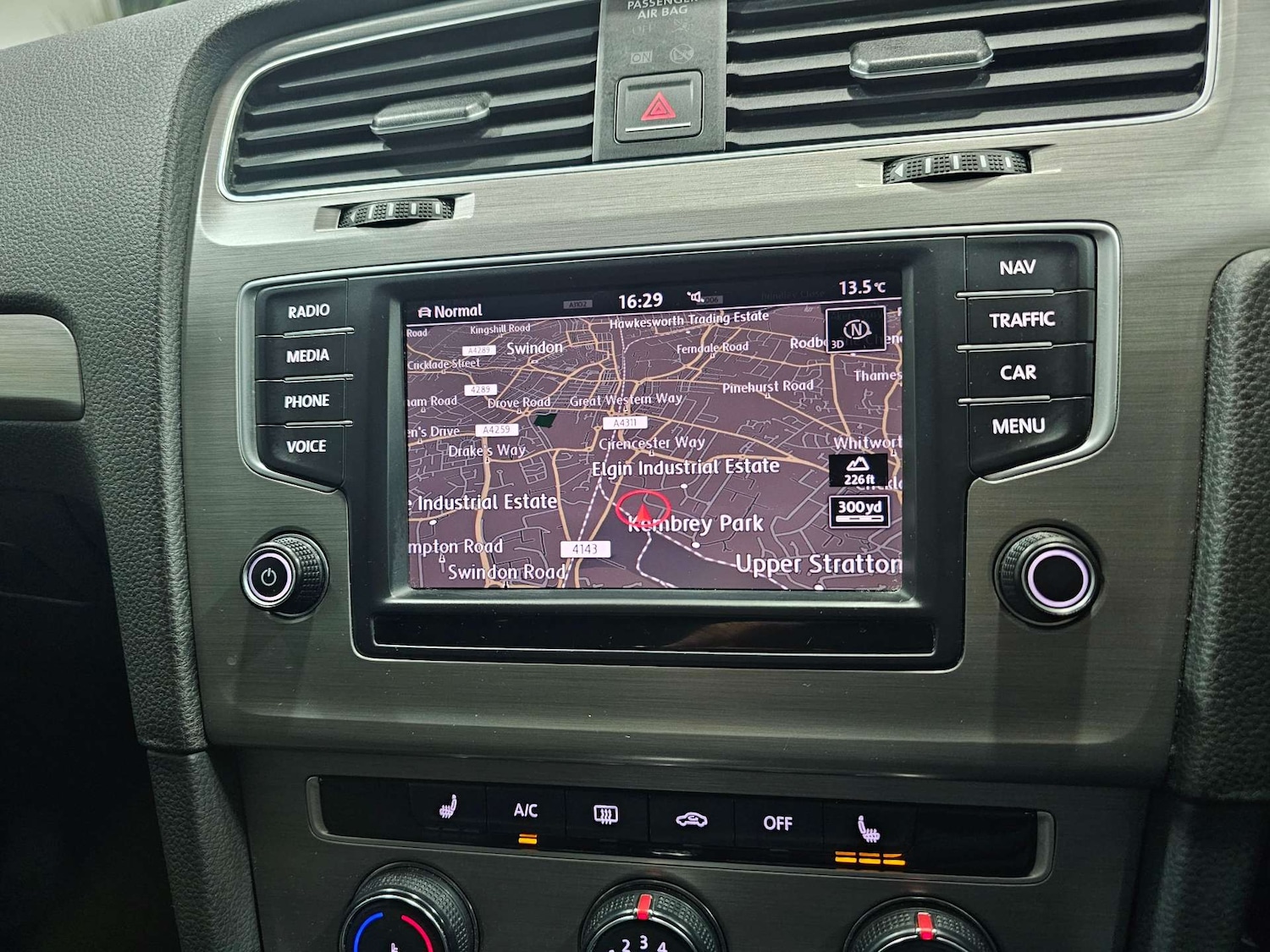 Used Volkswagen Golf 2017 for sale - 77137433: Photo 2