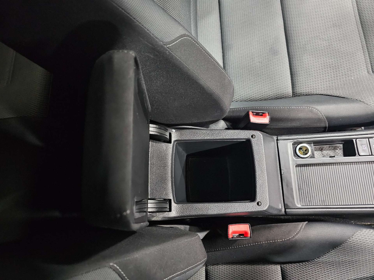 Used Volkswagen Golf 2017 for sale - 77137433: Photo 65