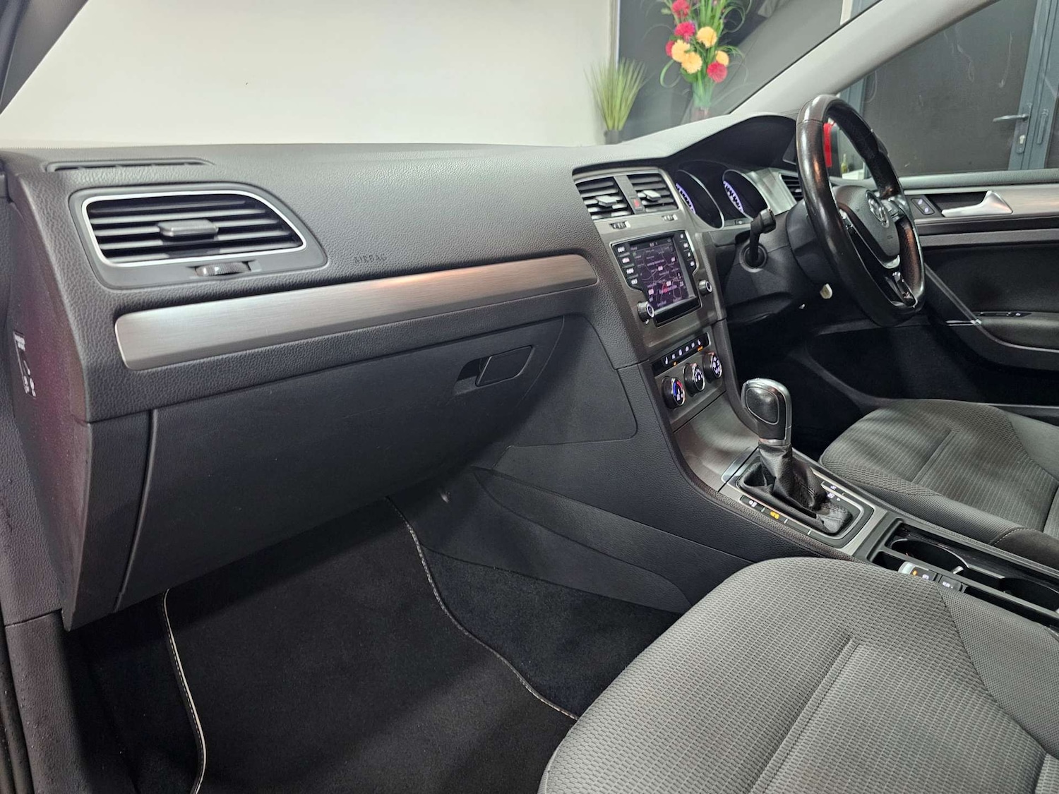 Used Volkswagen Golf 2017 for sale - 77137433: Photo 89