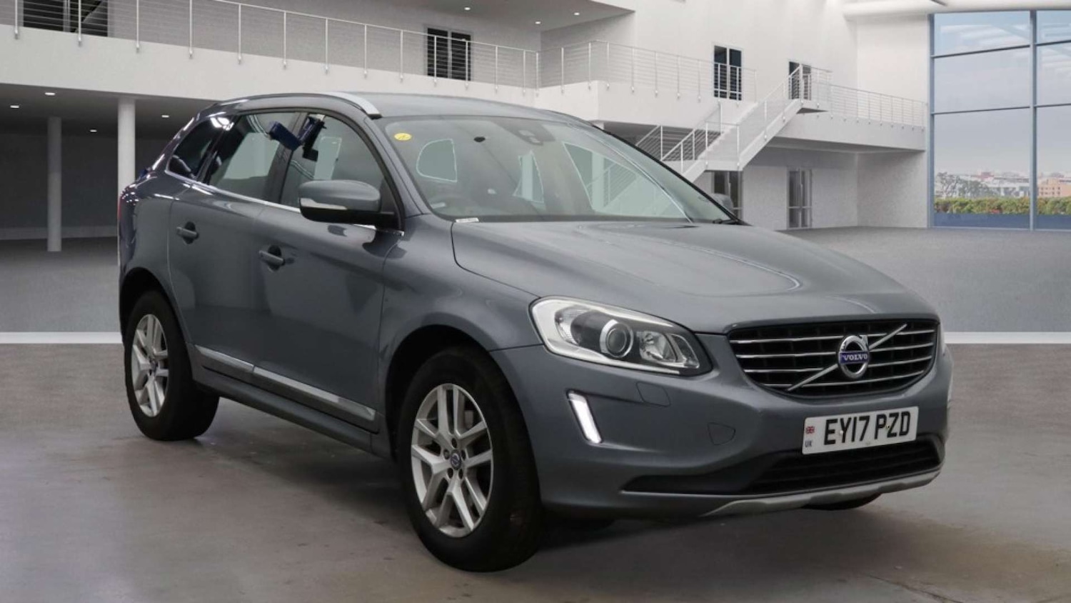 Used Volvo XC60 2017 for sale - 76972479: Photo 1