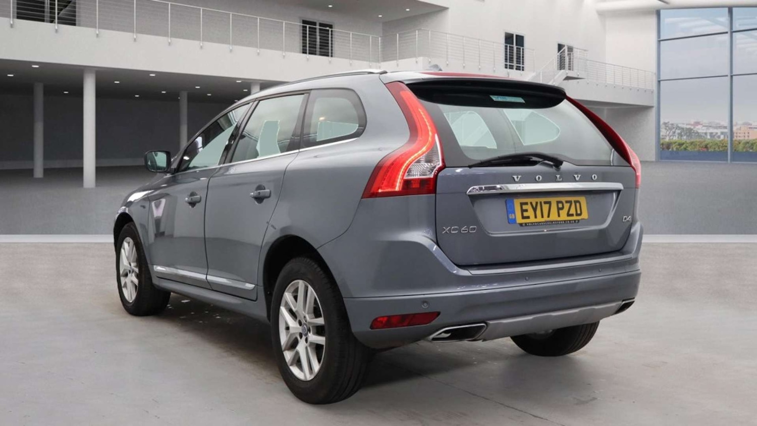 Used Volvo XC60 2017 for sale - 76972479: Photo 4