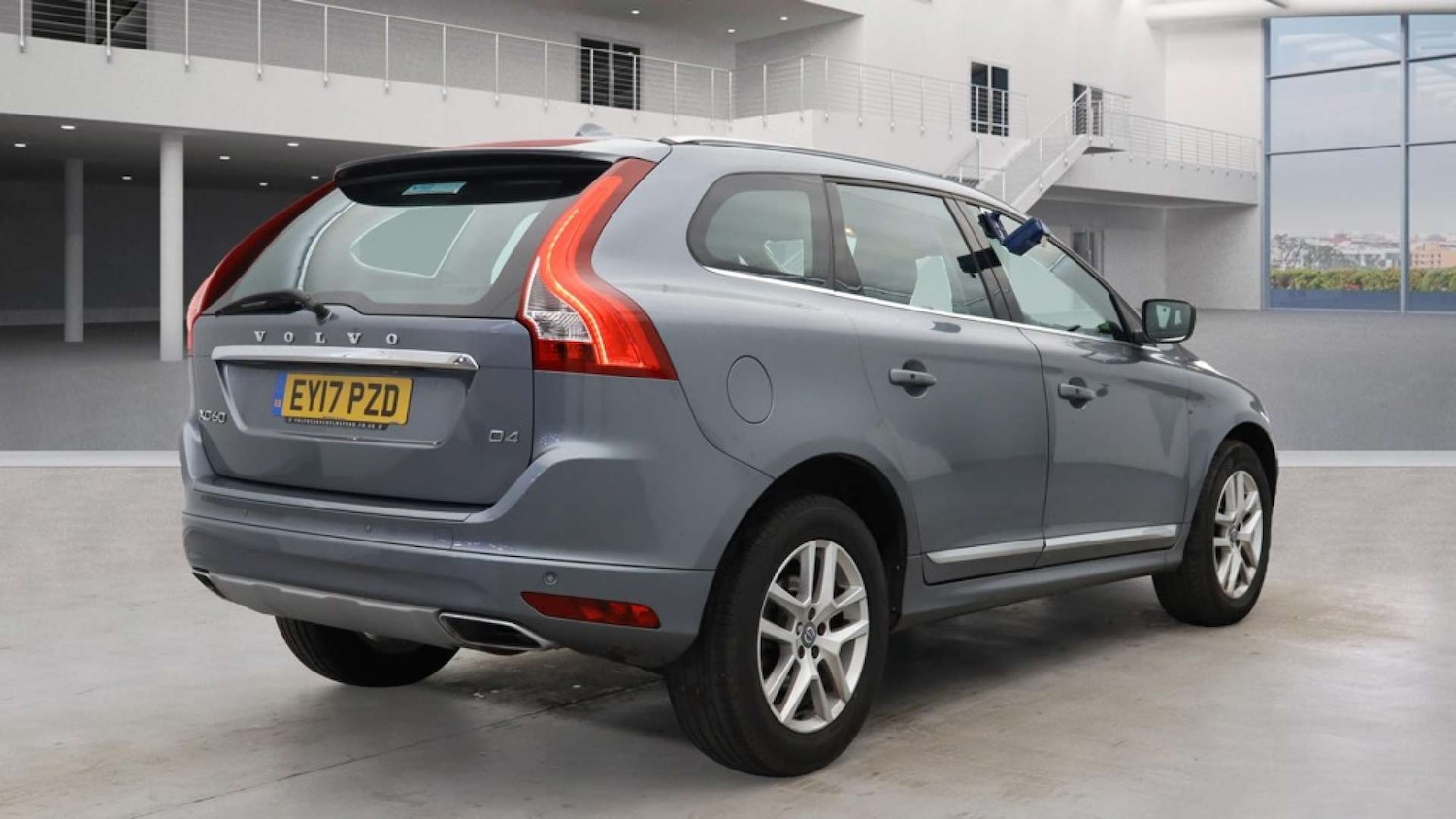 Used Volvo XC60 2017 for sale - 76972479: Photo 5
