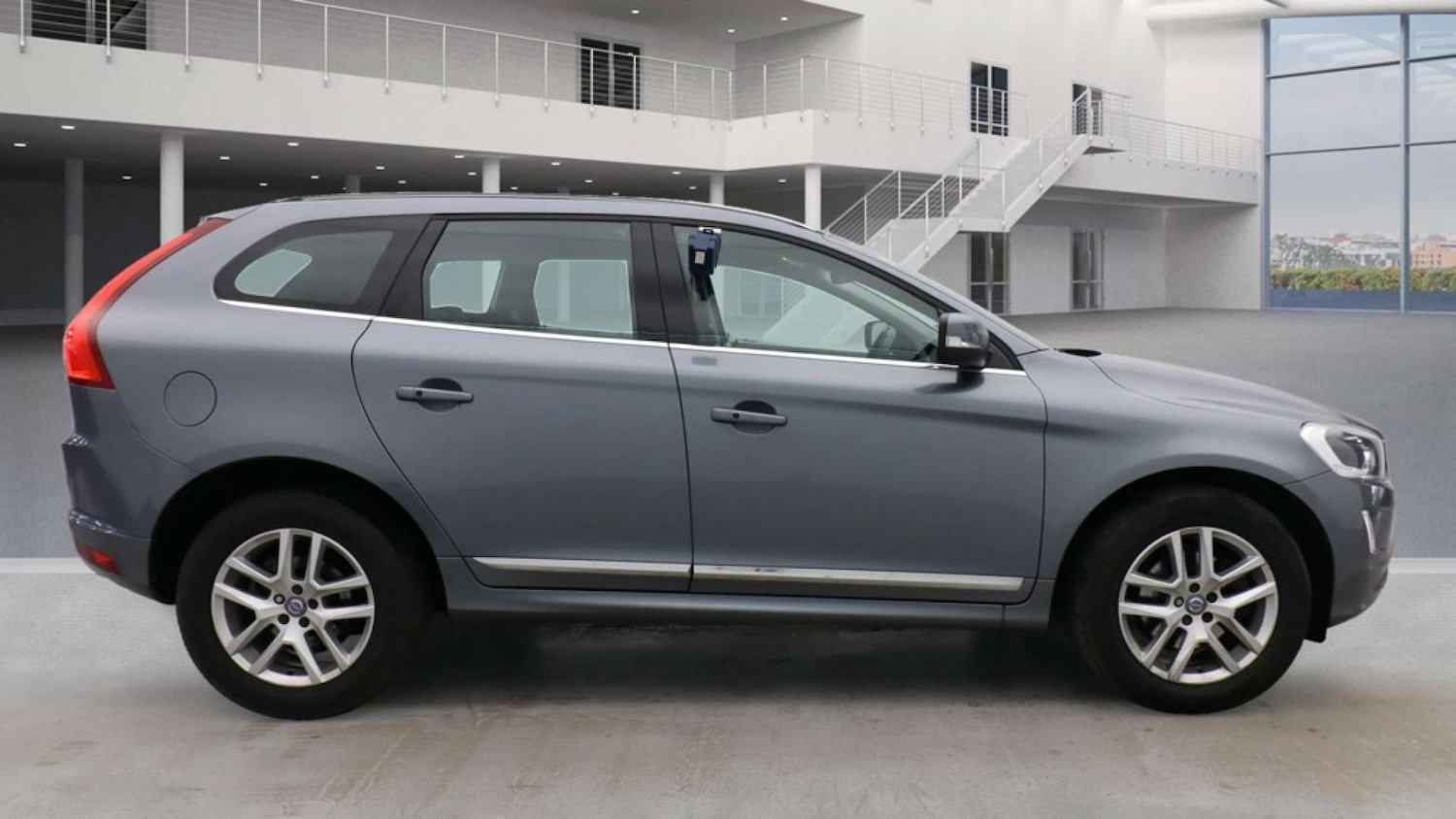 Used Volvo XC60 2017 for sale - 76972479: Photo 6