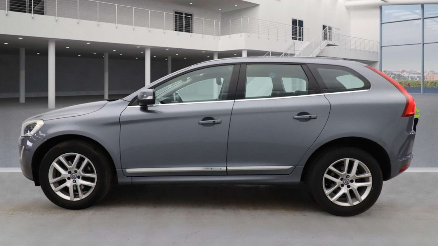 Used Volvo XC60 2017 for sale - 76972479: Photo 7