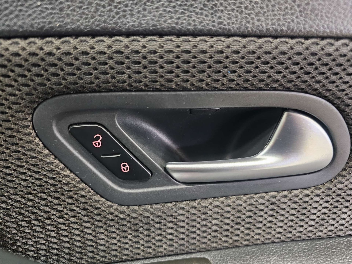 Used Volkswagen Scirocco 2015 for sale - 77845664: Photo 52