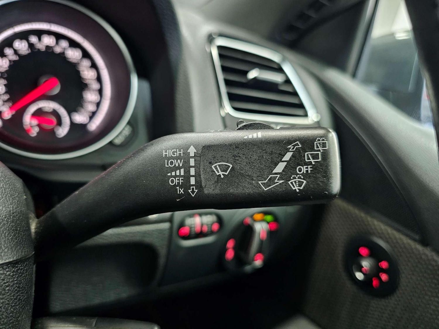 Used Volkswagen Scirocco 2015 for sale - 77845664: Photo 61