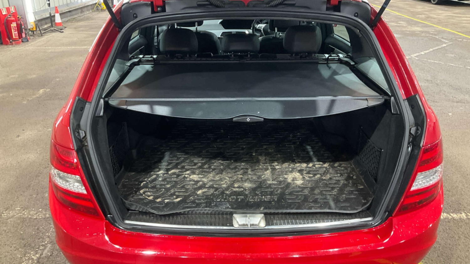 Used Mercedes-Benz C Class 2014 for sale - 77233567: Photo 9