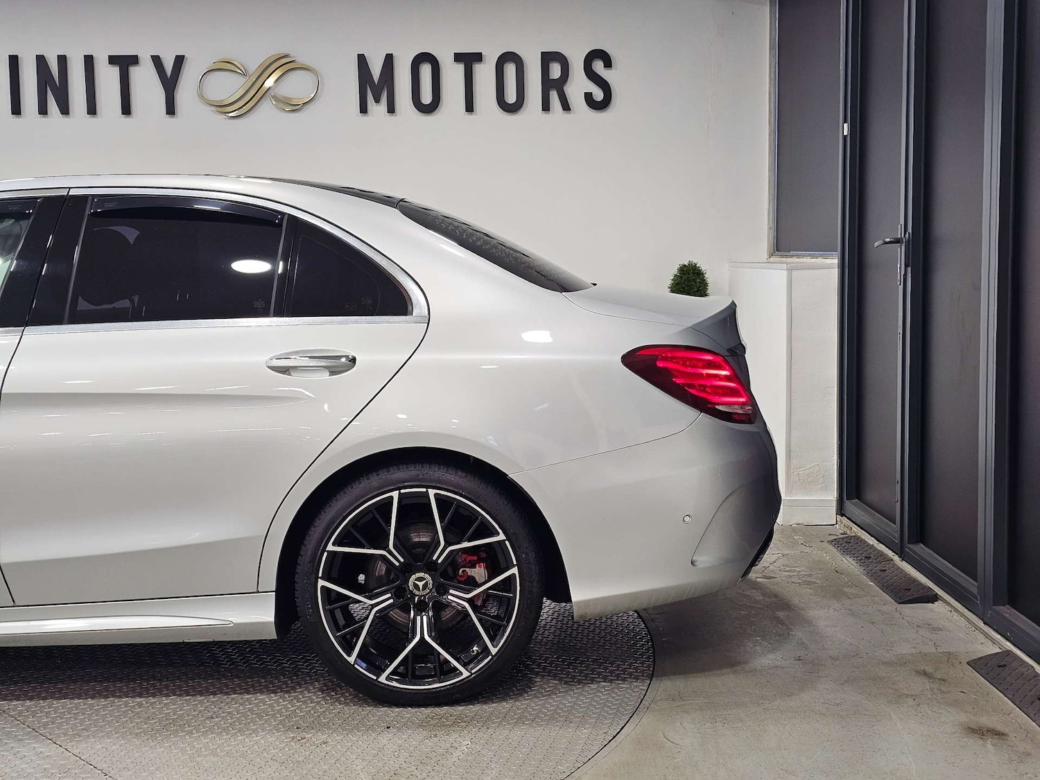 Used Mercedes-Benz C Class 2015 for sale - 76972403: Photo 21