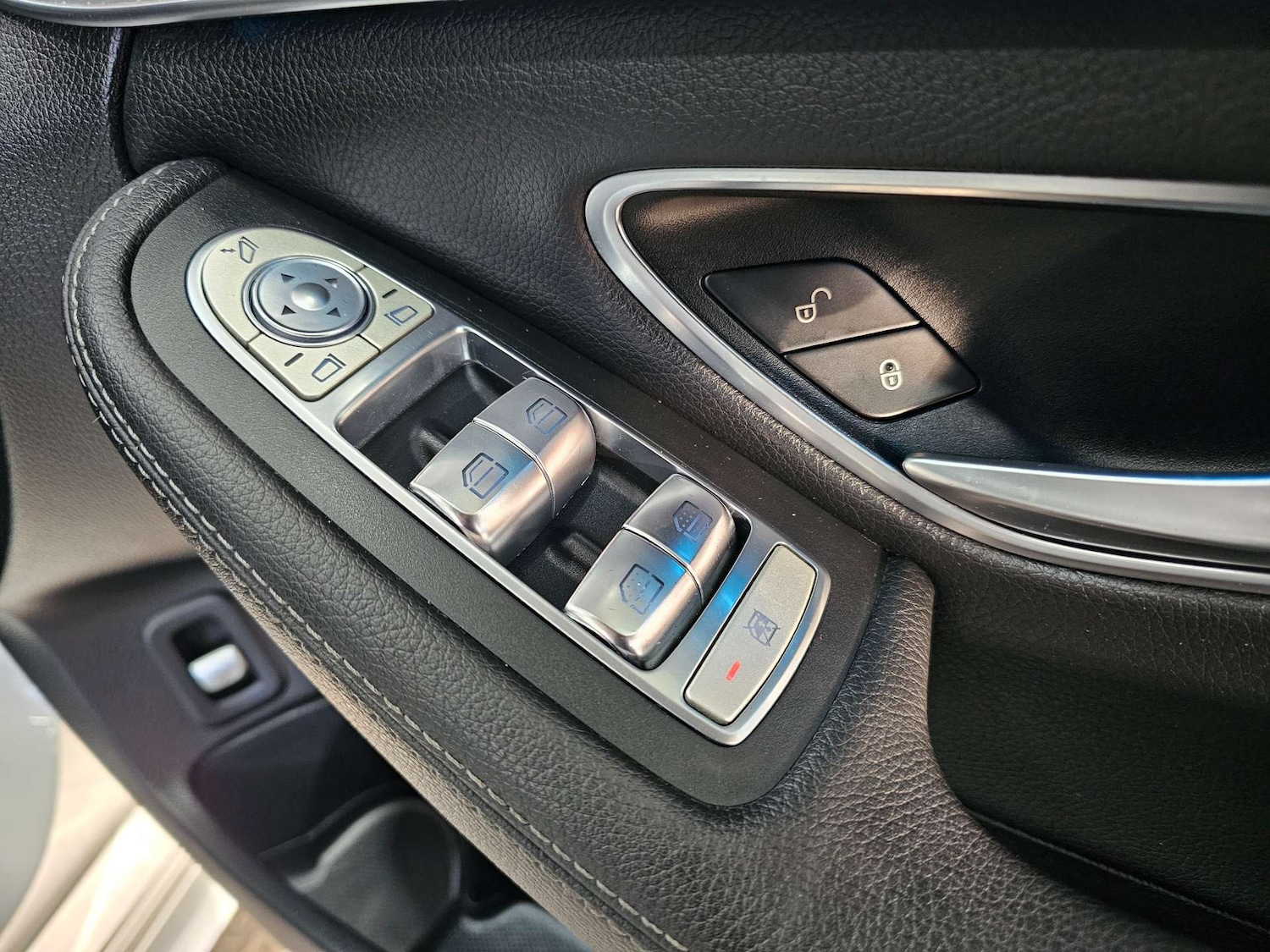 Used Mercedes-Benz C Class 2015 for sale - 76972403: Photo 50