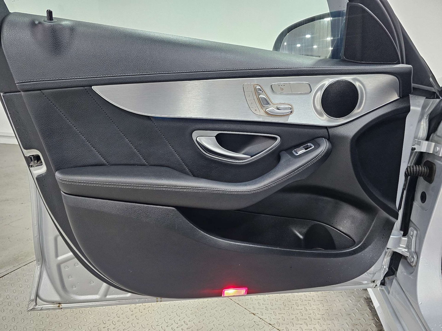 Used Mercedes-Benz C Class 2015 for sale - 76972403: Photo 90