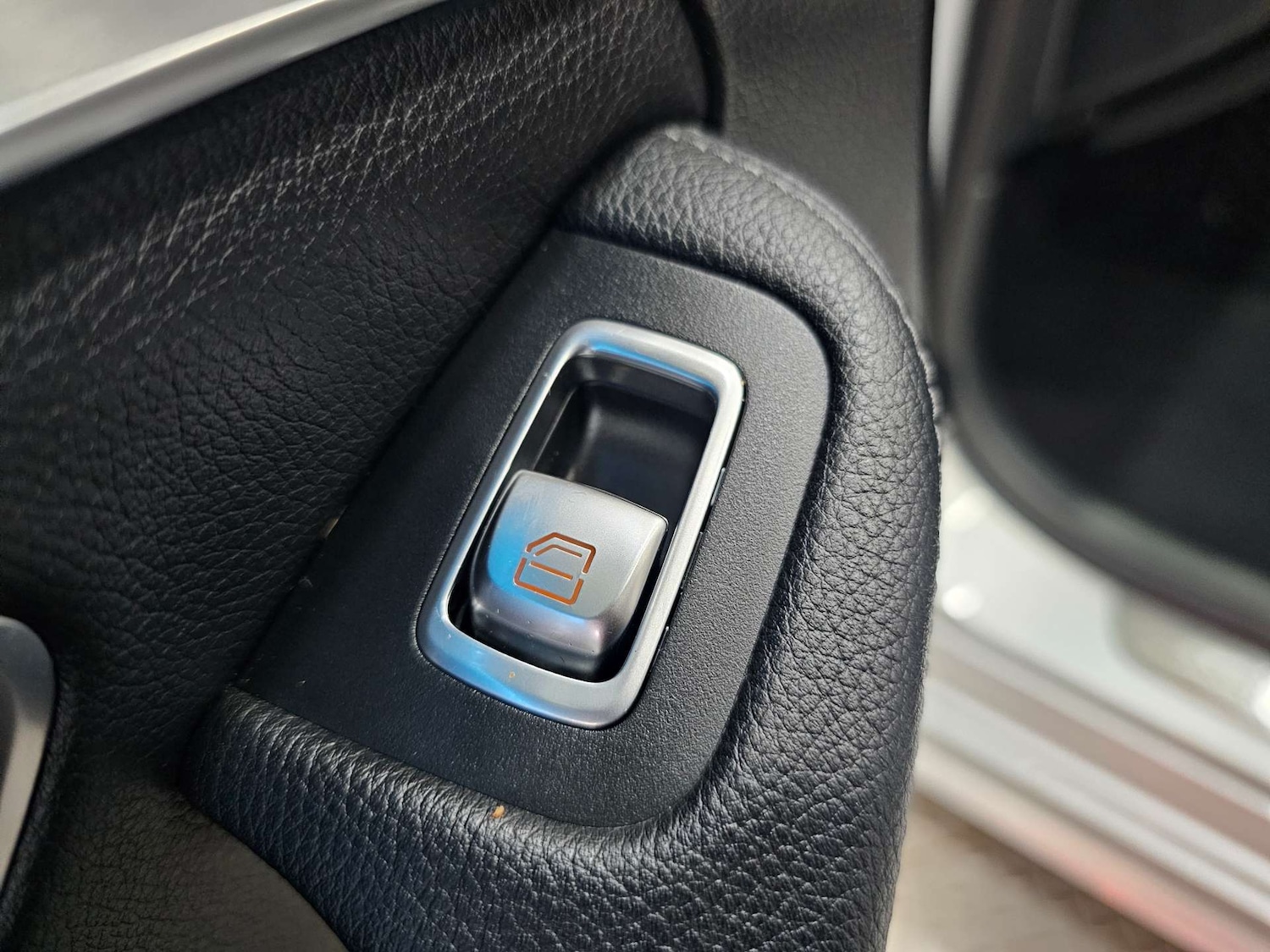 Used Mercedes-Benz C Class 2015 for sale - 76972403: Photo 92