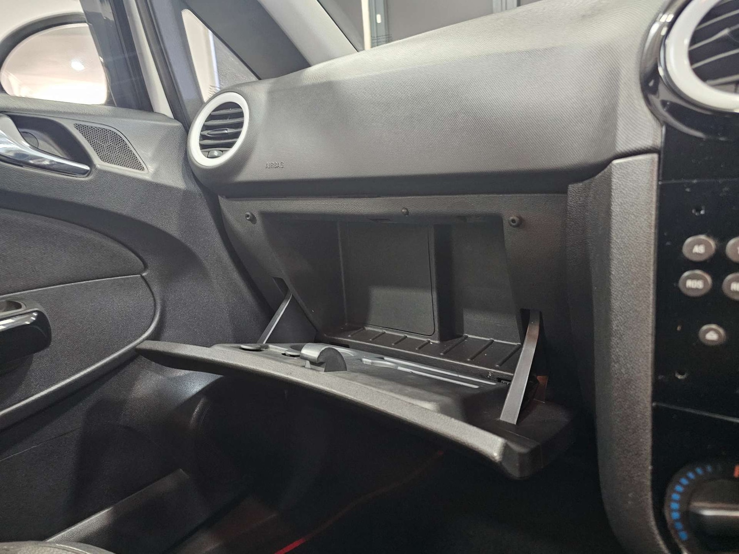 Used Vauxhall Corsa 2013 for sale - 77053038: Photo 64