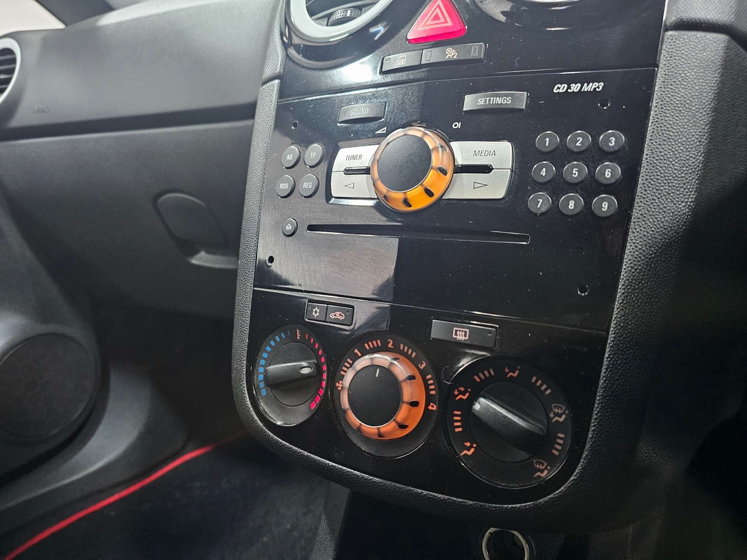 Used Vauxhall Corsa 2013 for sale - 77053038: Photo 7