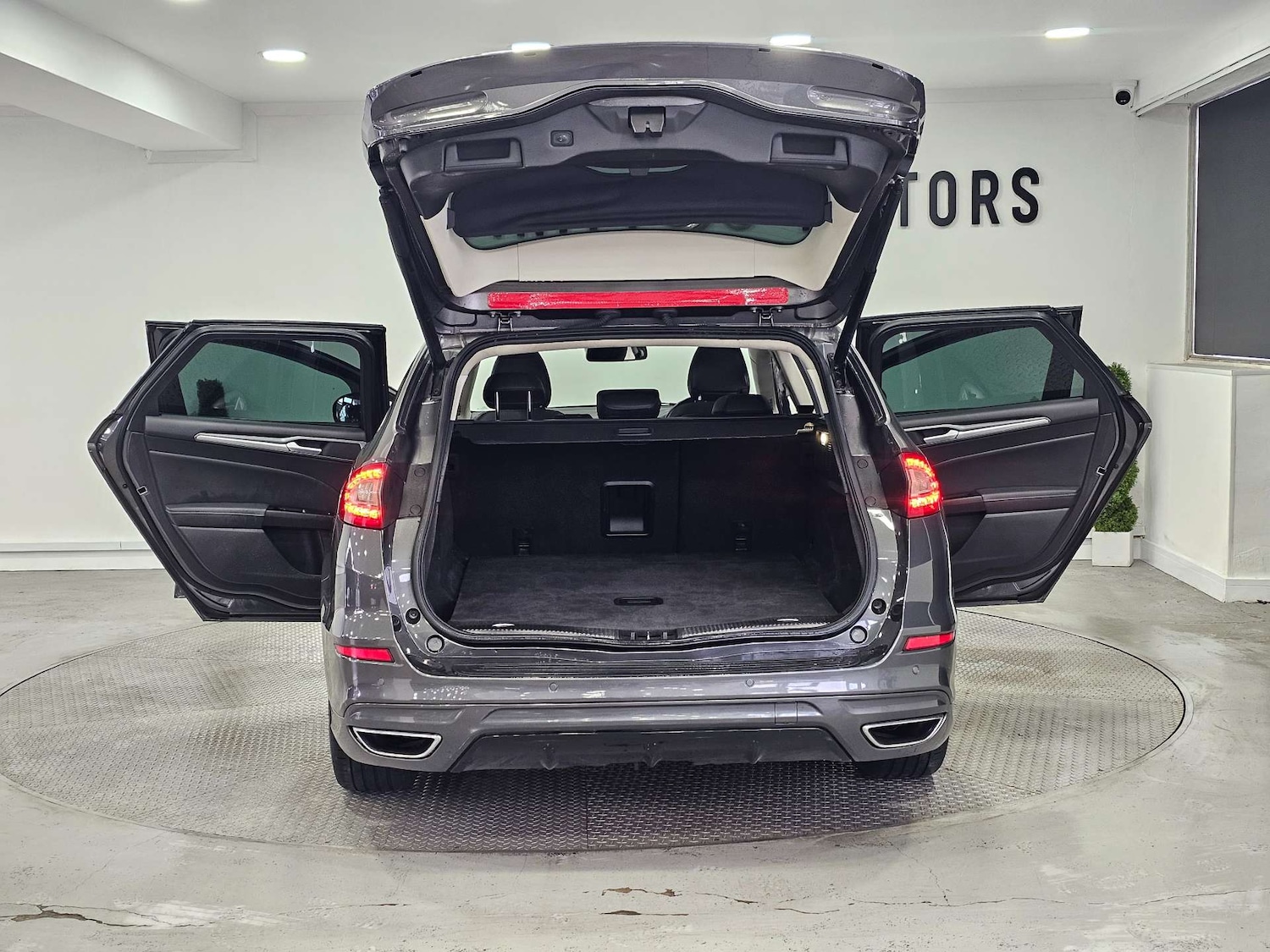 Used Ford Mondeo 2015 for sale - 77022338: Photo 48