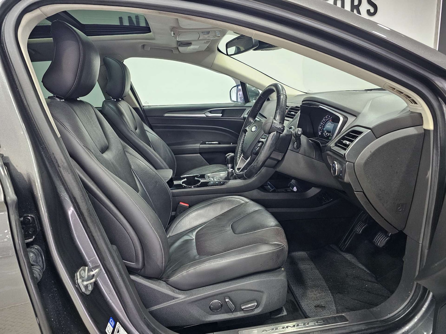 Used Ford Mondeo 2015 for sale - 77022338: Photo 5