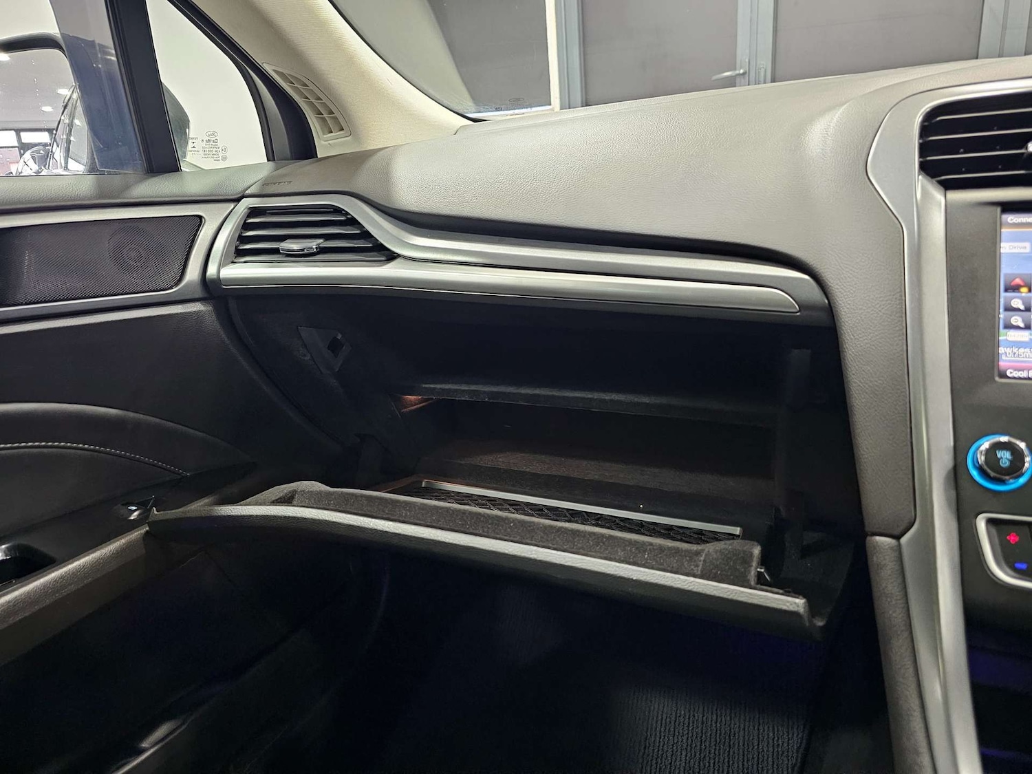 Used Ford Mondeo 2015 for sale - 77022338: Photo 78