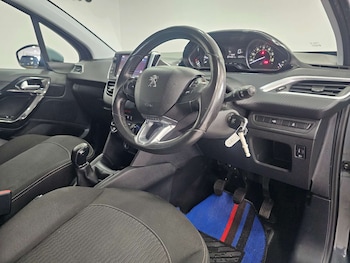 Used Peugeot 208 2017 for sale - 79044731: Photo