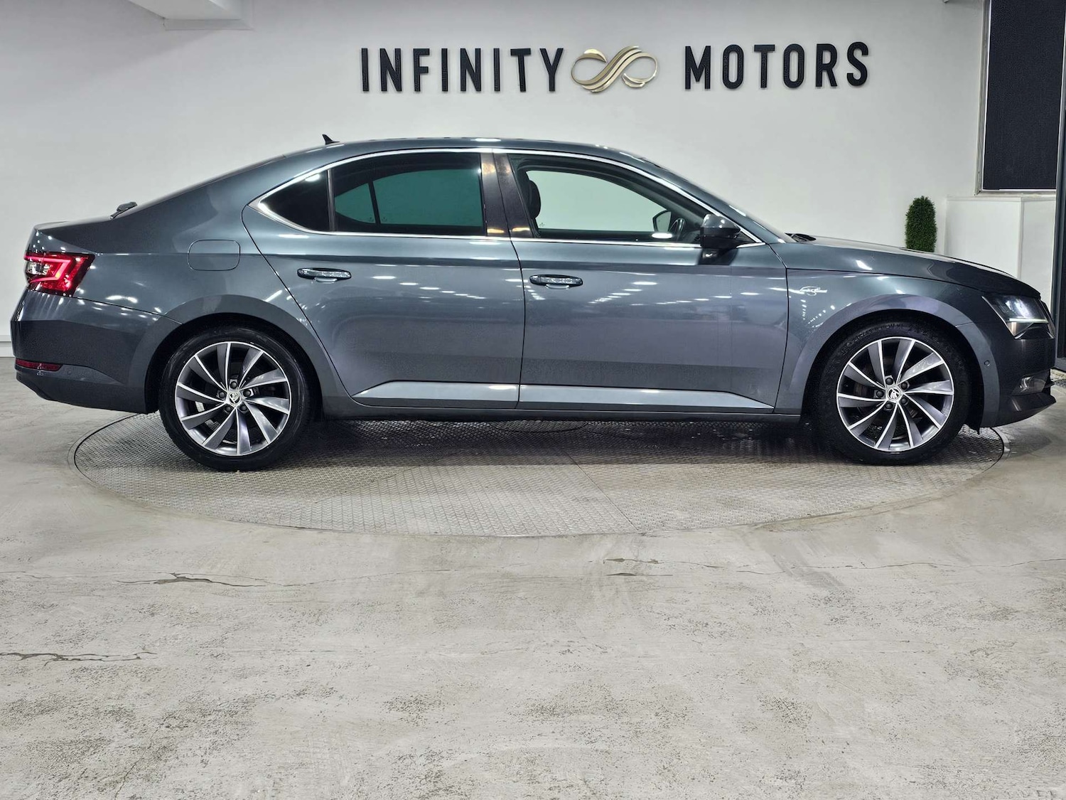 Used Skoda Superb 2016 for sale - 76972405: Photo 35