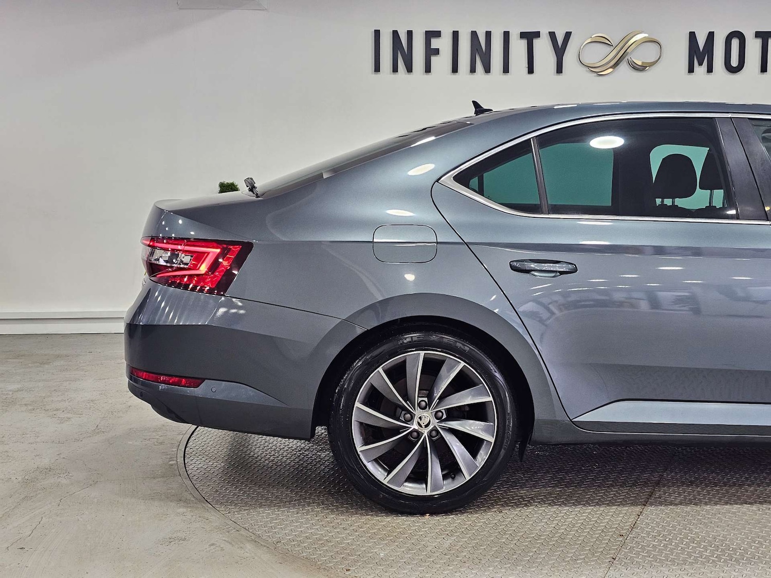 Used Skoda Superb 2016 for sale - 76972405: Photo 37