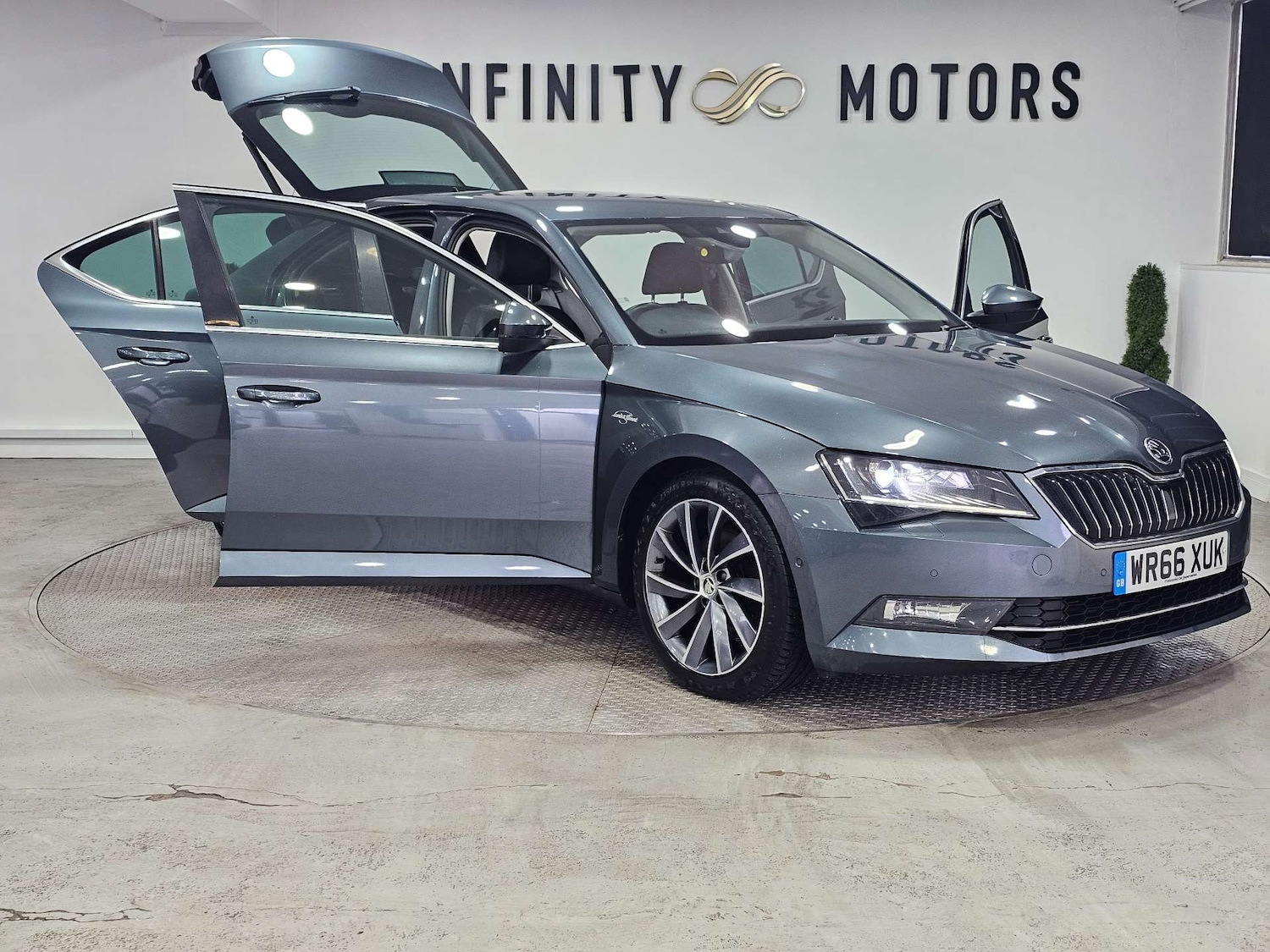 Used Skoda Superb 2016 for sale - 76972405: Photo 43