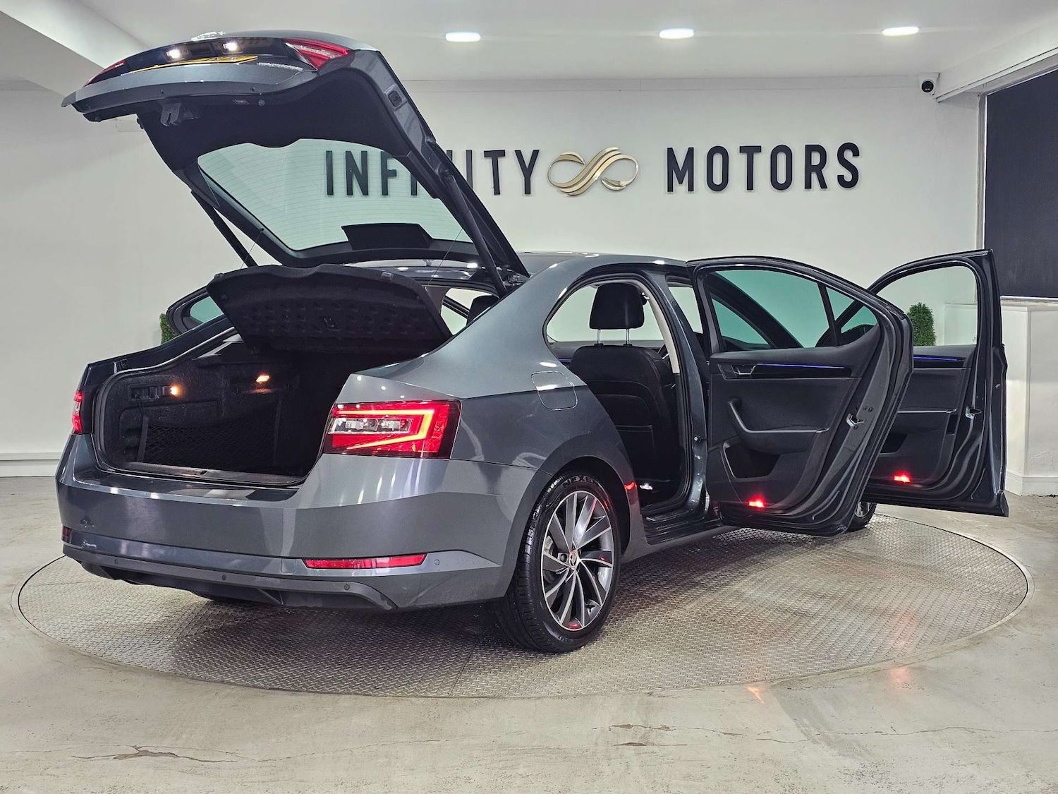 Used Skoda Superb 2016 for sale - 76972405: Photo 49