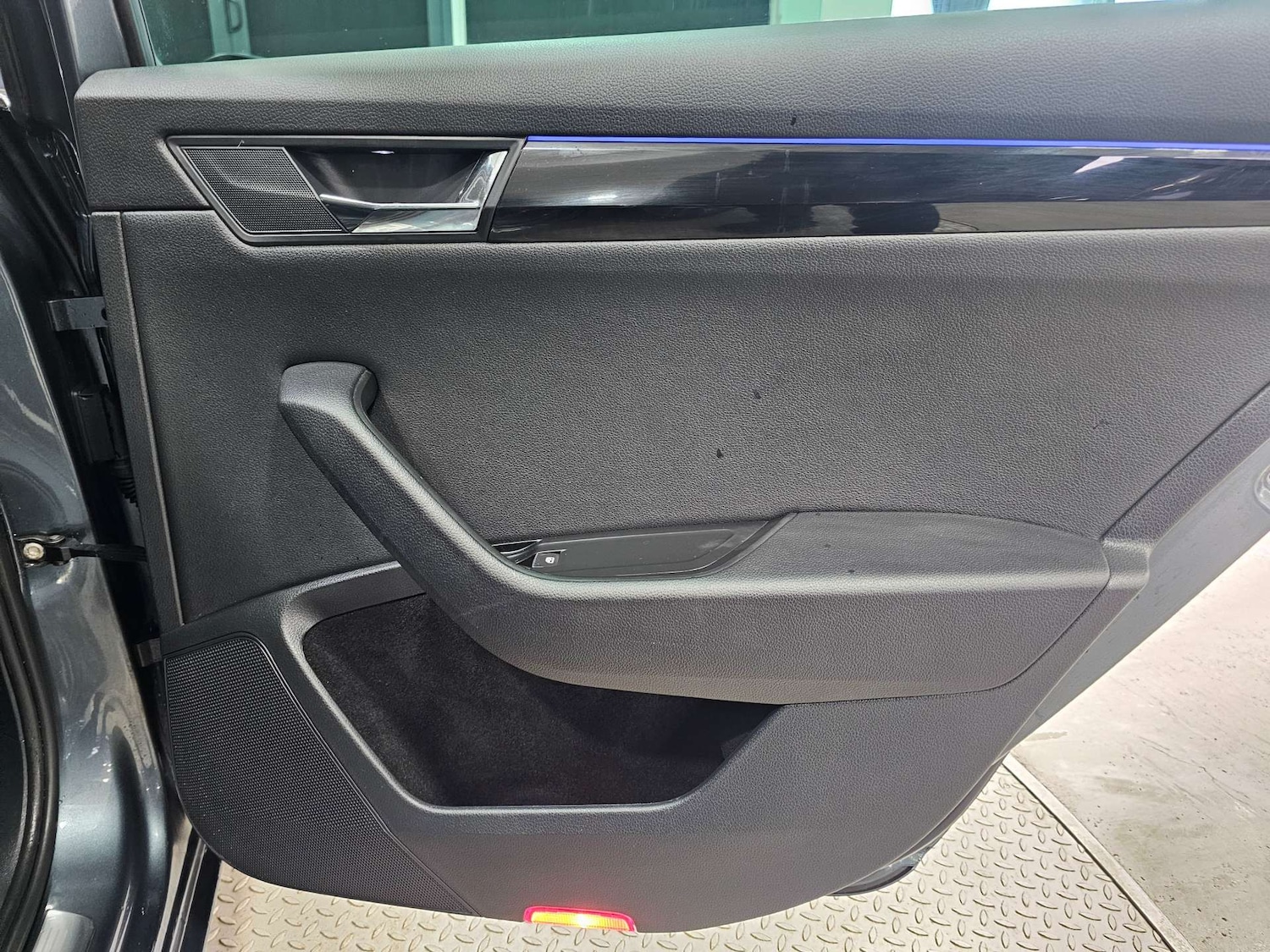 Used Skoda Superb 2016 for sale - 76972405: Photo 80