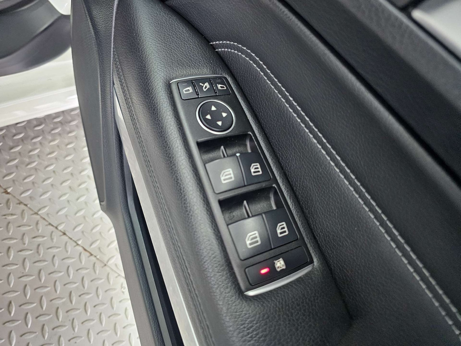 Used Mercedes-Benz E Class 2015 for sale - 76972322: Photo 23