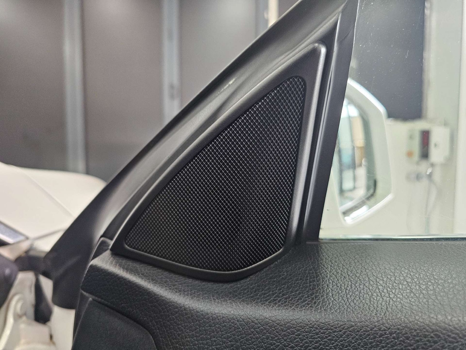 Used Mercedes-Benz E Class 2015 for sale - 76972322: Photo 25