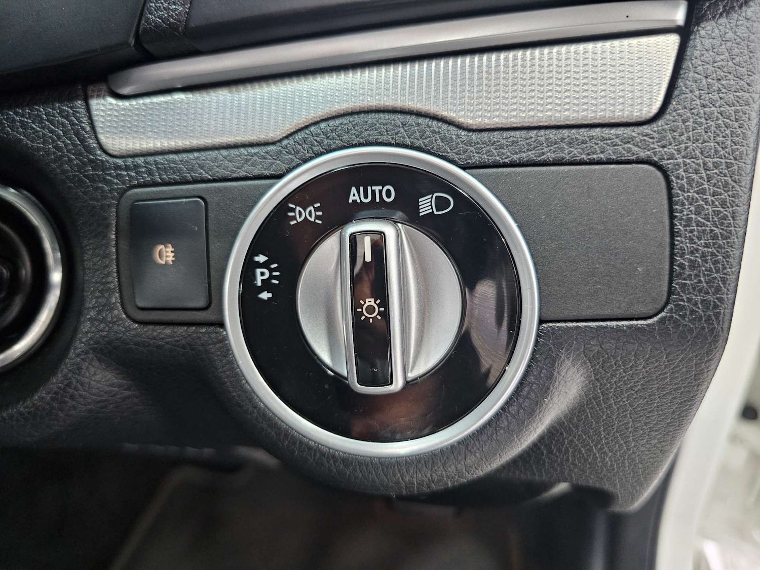 Used Mercedes-Benz E Class 2015 for sale - 76972322: Photo 27