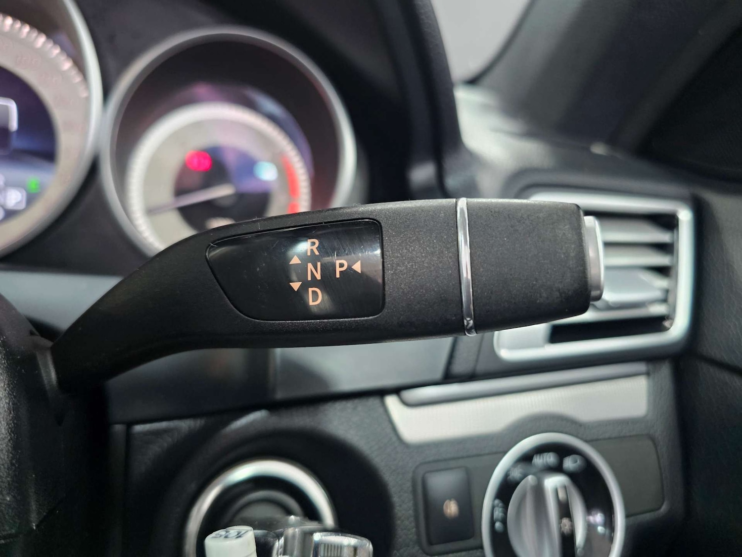 Used Mercedes-Benz E Class 2015 for sale - 76972322: Photo 32