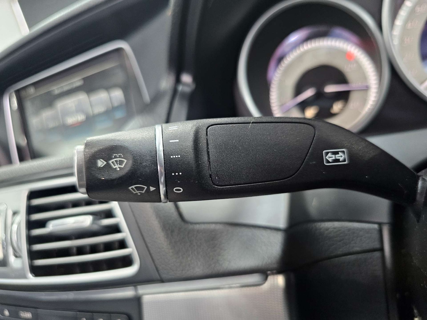 Used Mercedes-Benz E Class 2015 for sale - 76972322: Photo 33