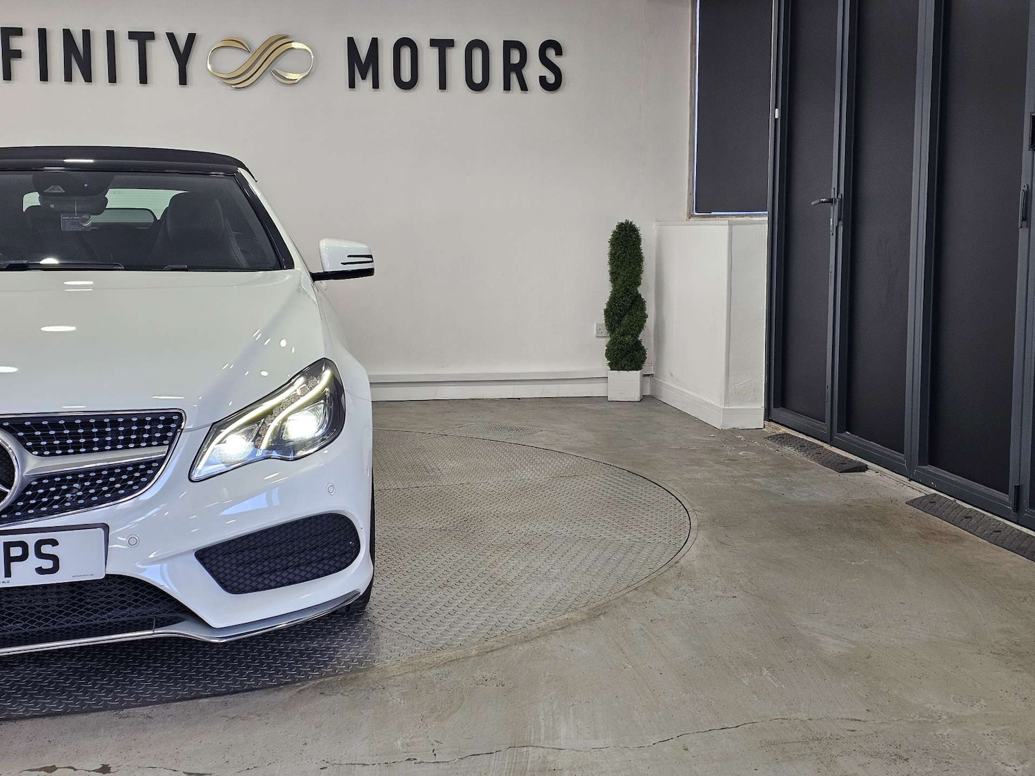 Used Mercedes-Benz E Class 2015 for sale - 76972322: Photo 65