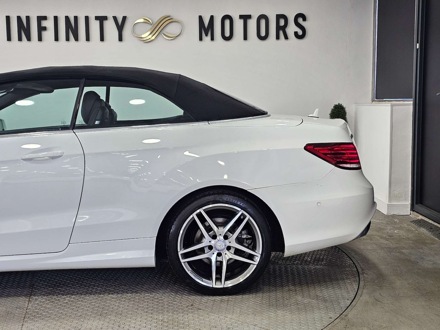 Used Mercedes-Benz E Class 2015 for sale - 76972322: Photo 68