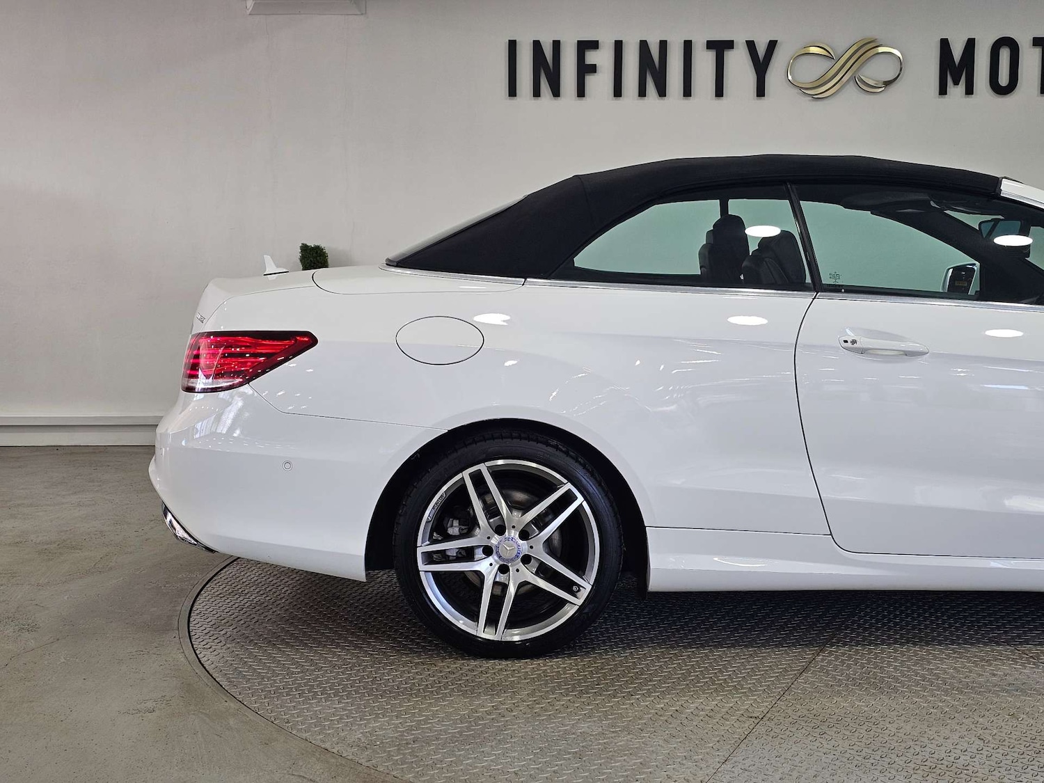 Used Mercedes-Benz E Class 2015 for sale - 76972322: Photo 76