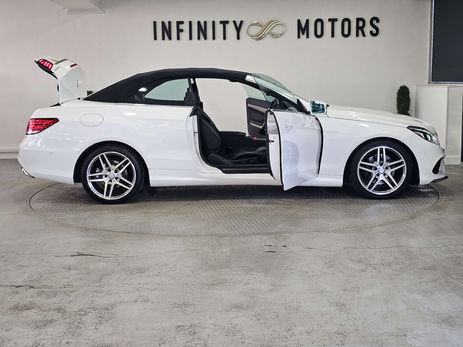 Used Mercedes-Benz E Class 2015 for sale - 76972322: Photo 79