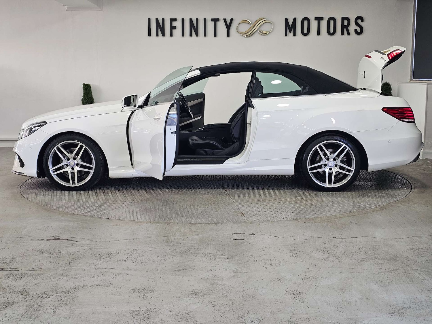 Used Mercedes-Benz E Class 2015 for sale - 76972322: Photo 82