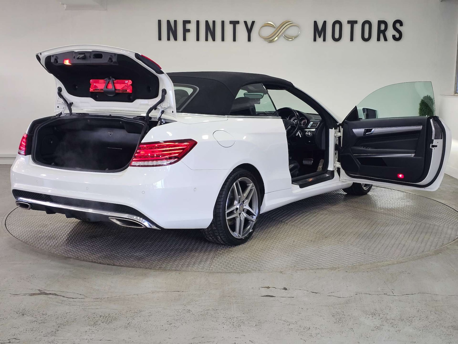 Used Mercedes-Benz E Class 2015 for sale - 76972322: Photo 84