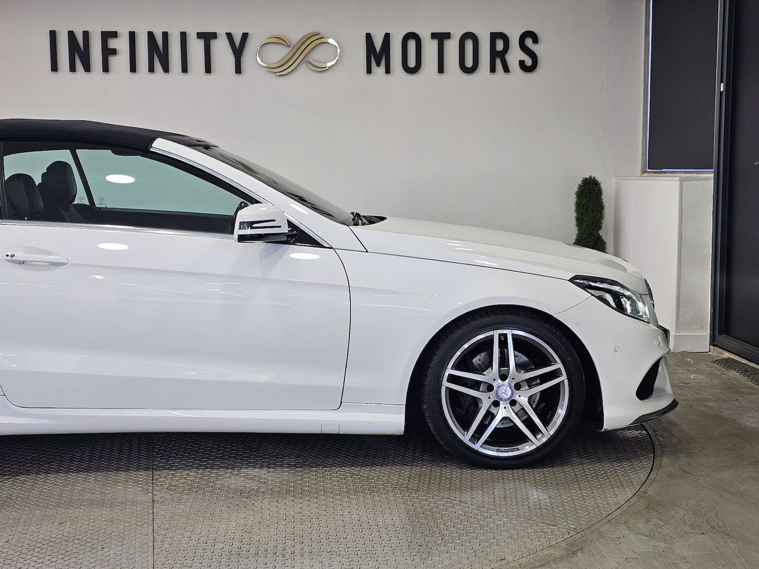 Used Mercedes-Benz E Class 2015 for sale - 76972322: Photo 90