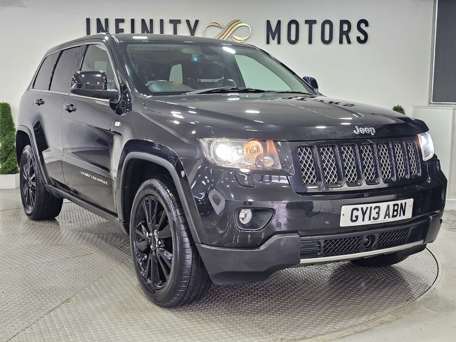 Used Jeep Grand Cherokee 2013 for sale - 76972455: Photo 1