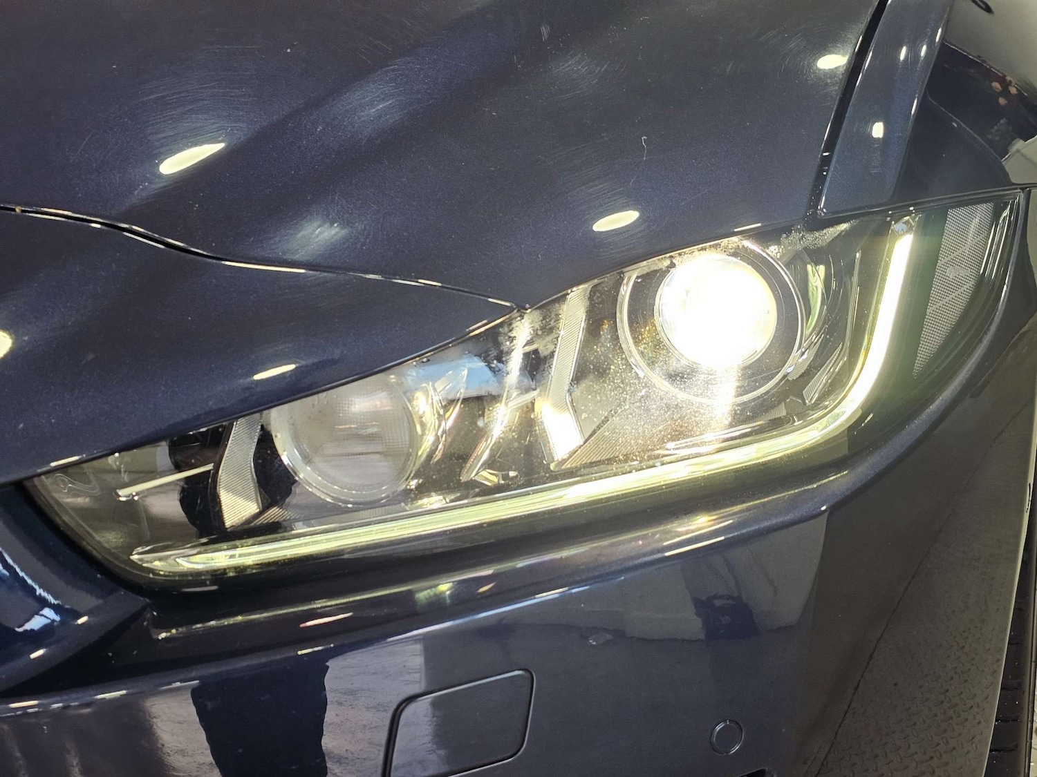 Used Jaguar XE 2017 for sale - 76972341: Photo 11