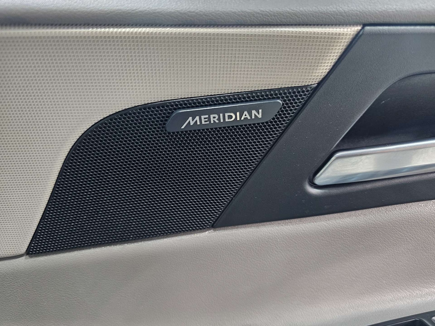 Used Jaguar XE 2017 for sale - 76972341: Photo 15