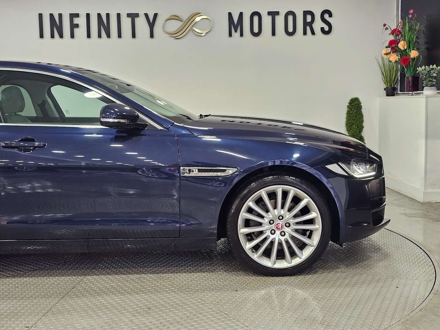 Used Jaguar XE 2017 for sale - 76972341: Photo 27